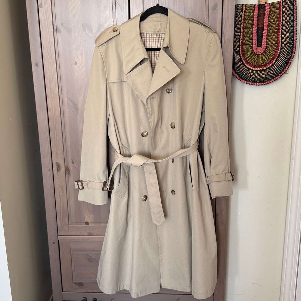 ⭐️ VINTAGE London Fog trench Coat like new condition
